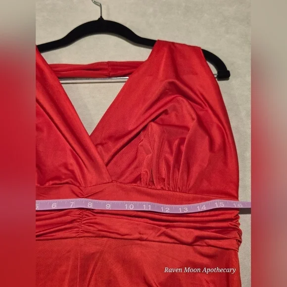 NWT Elegant Red  Gown Over the Neck - Picture 11 of 14